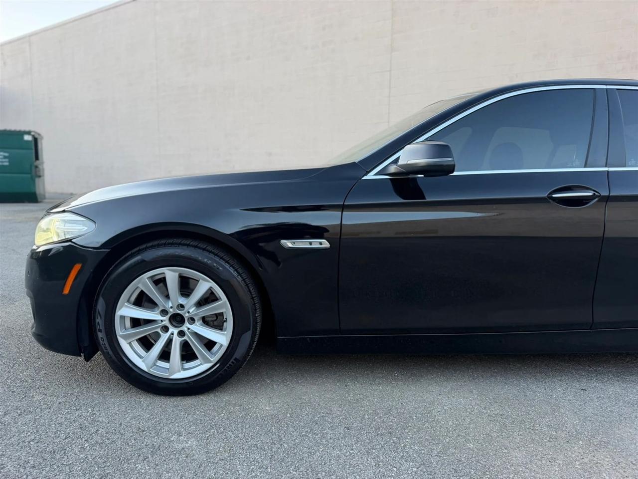 BMW 5 Series 4dr Sdn 528i RWD 2016