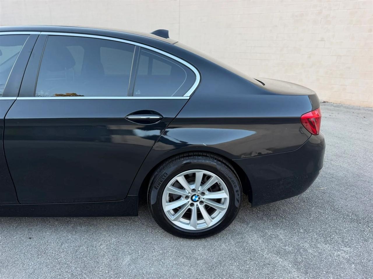 BMW 5 Series 4dr Sdn 528i RWD 2016