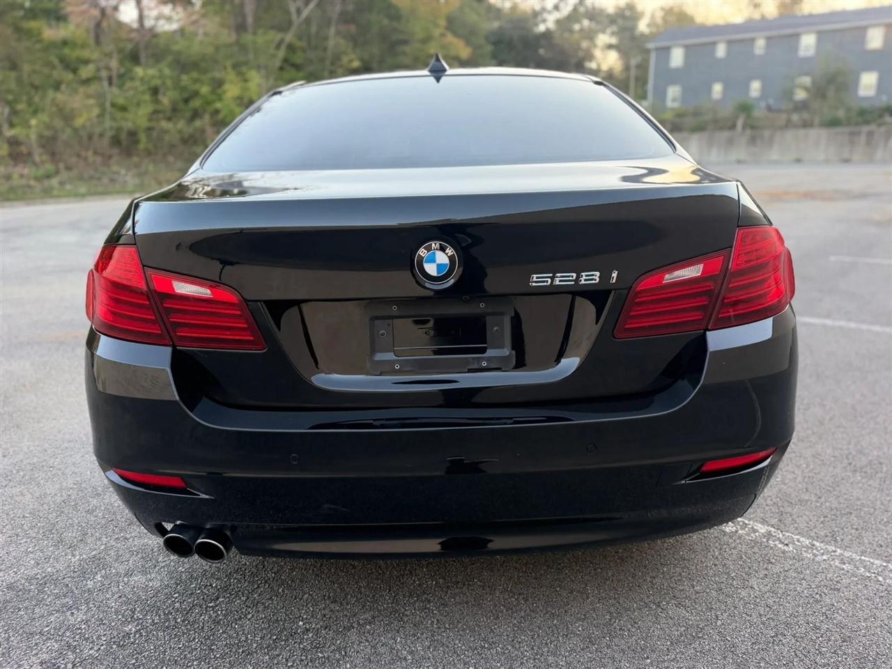 BMW 5 Series 4dr Sdn 528i RWD 2016