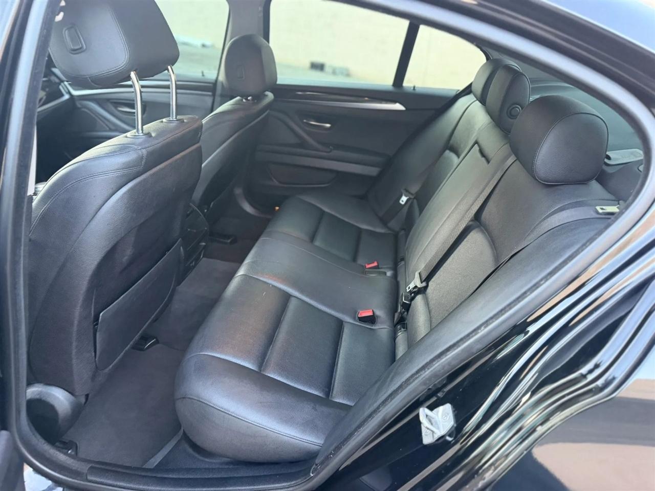 BMW 5 Series 4dr Sdn 528i RWD 2016