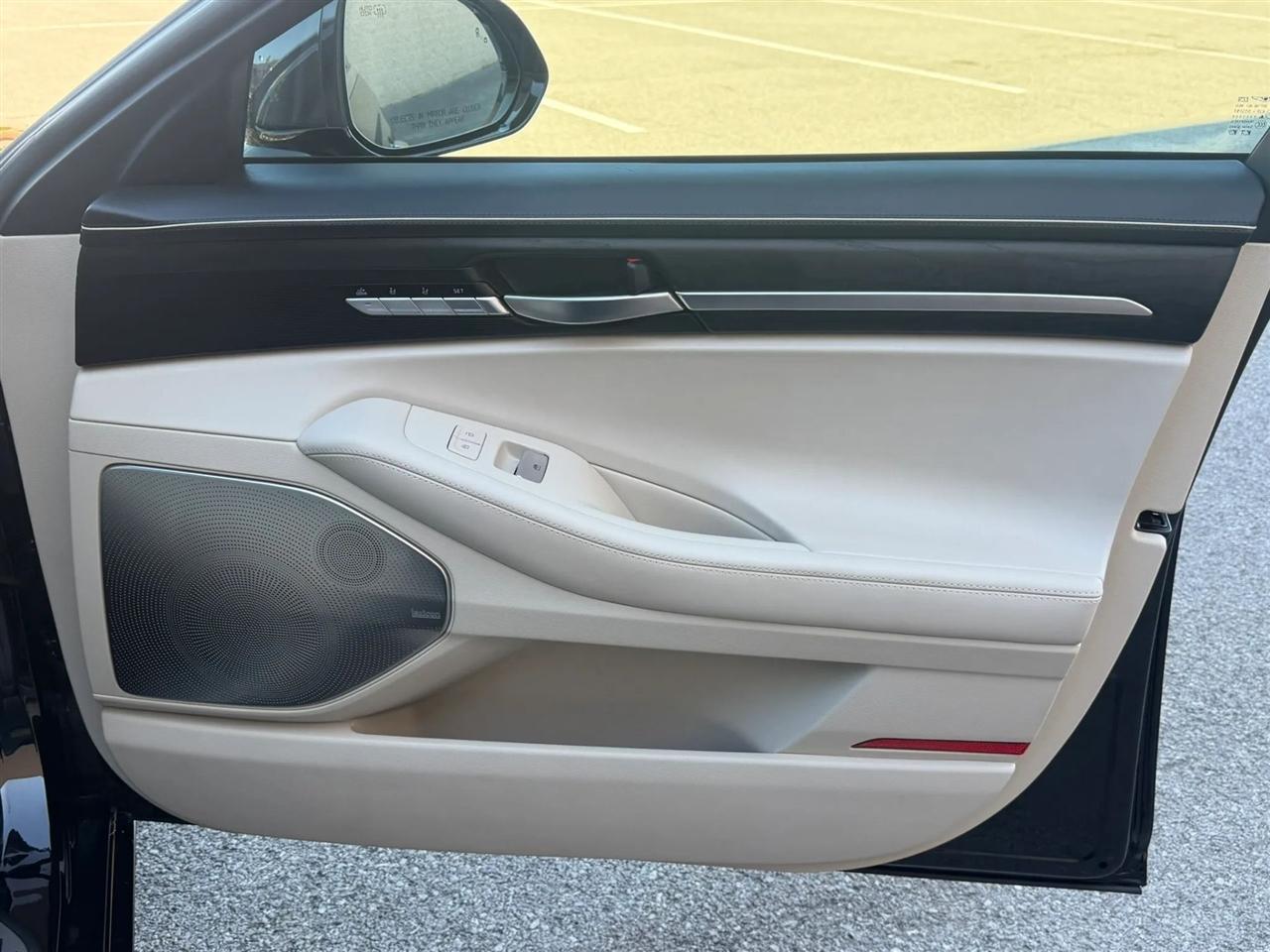 Genesis G90 5.0L Ultimate RWD 2020