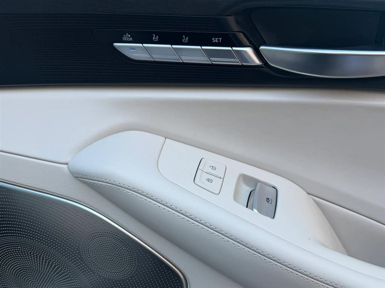 Genesis G90 5.0L Ultimate RWD 2020