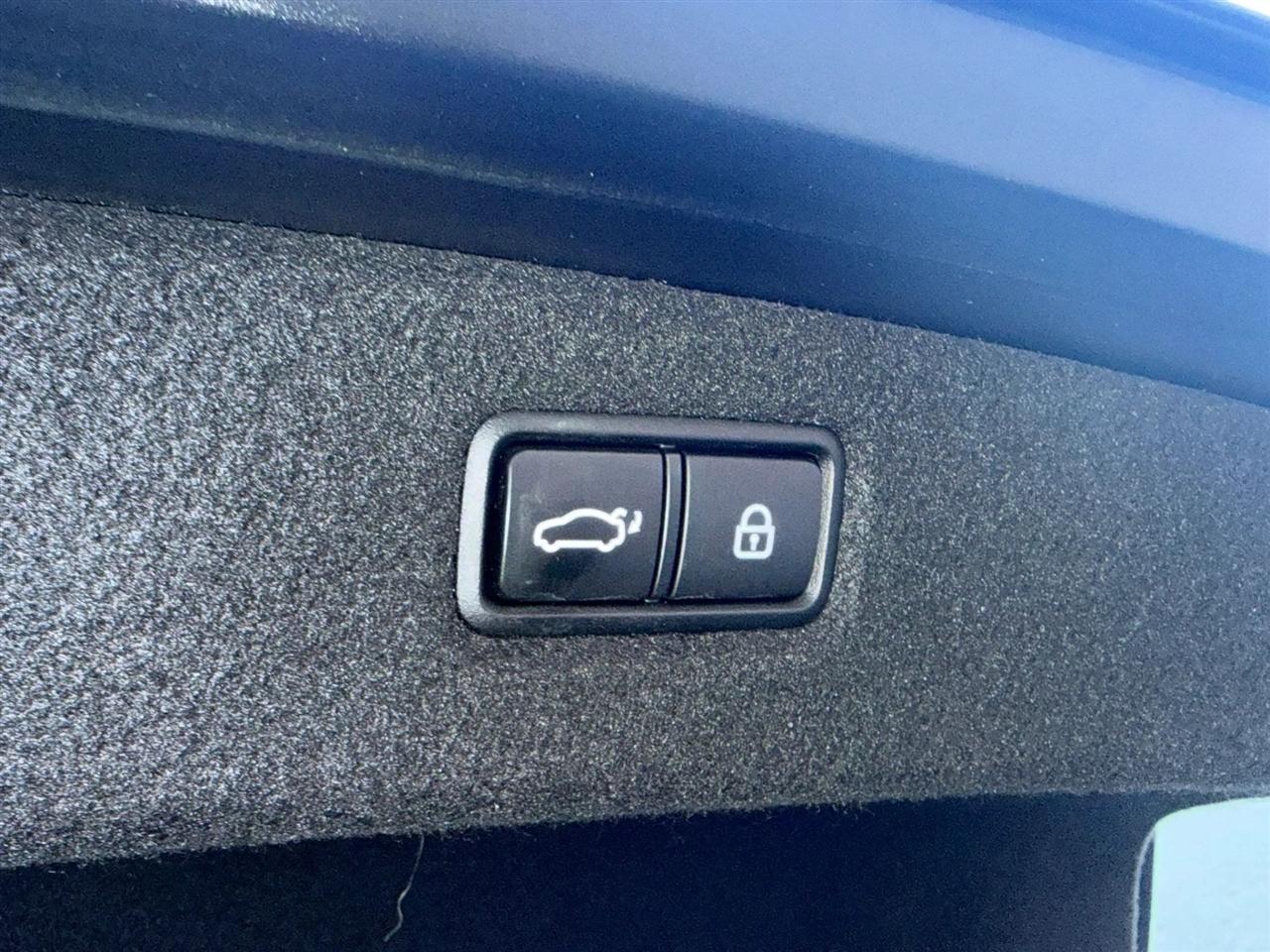 Genesis G90 5.0L Ultimate RWD 2020