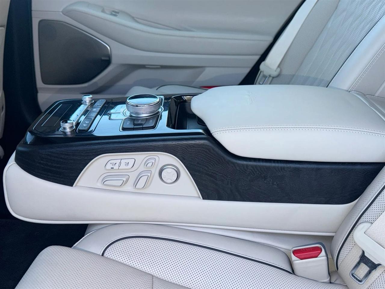 Genesis G90 5.0L Ultimate RWD 2020