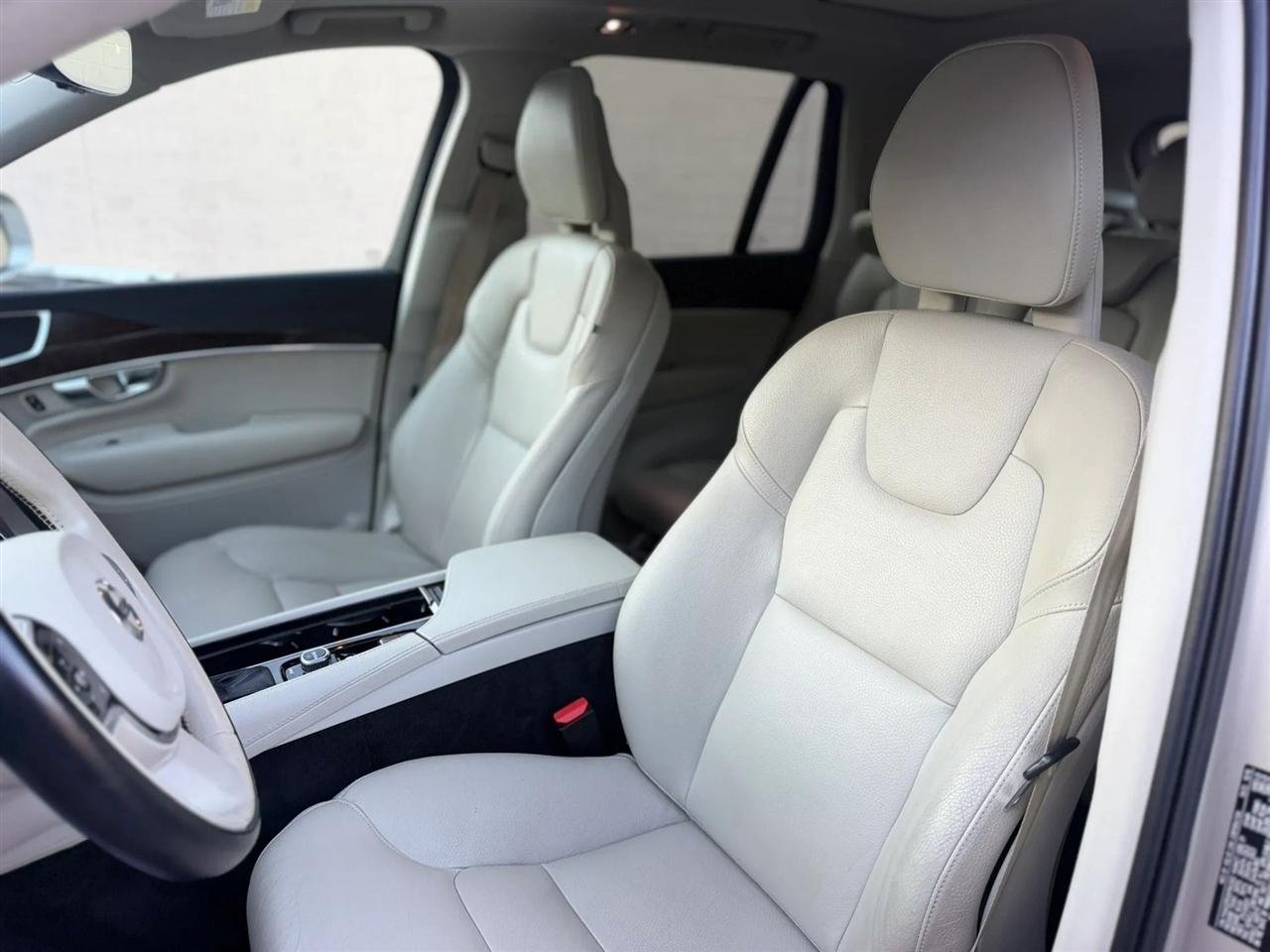 Volvo XC90 T6 AWD 7-Passenger Momentum 2017