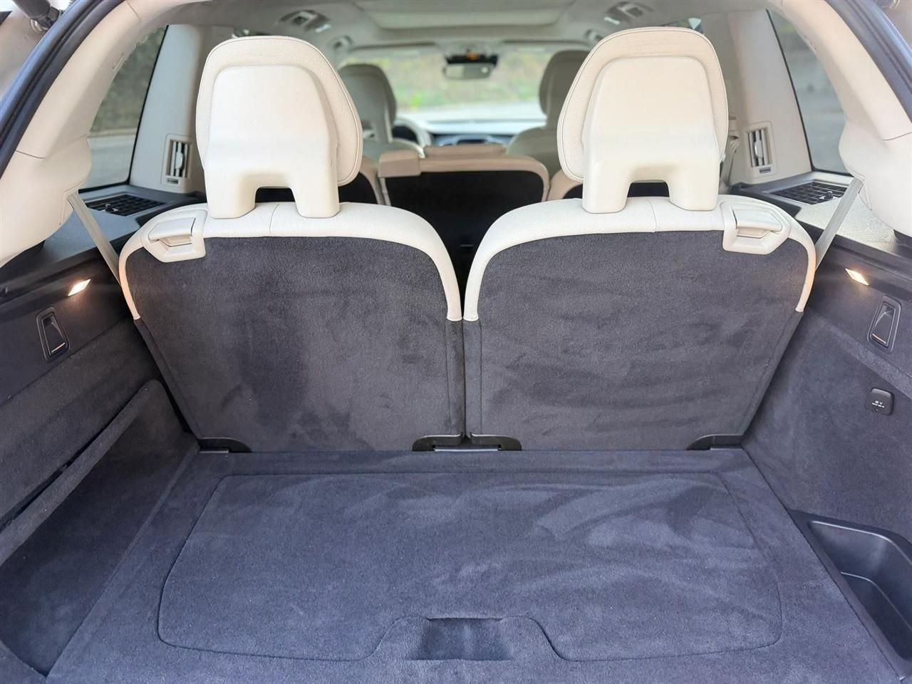 Volvo XC90 T6 AWD 7-Passenger Momentum 2017