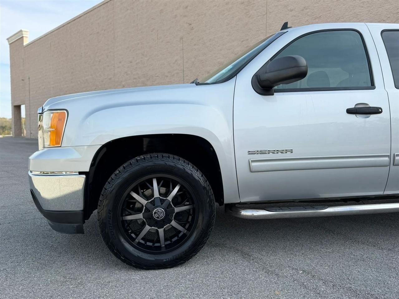 GMC Sierra 1500 2WD Crew Cab 143.5" SL 2011