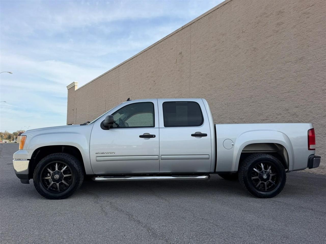 GMC Sierra 1500 2WD Crew Cab 143.5" SL 2011