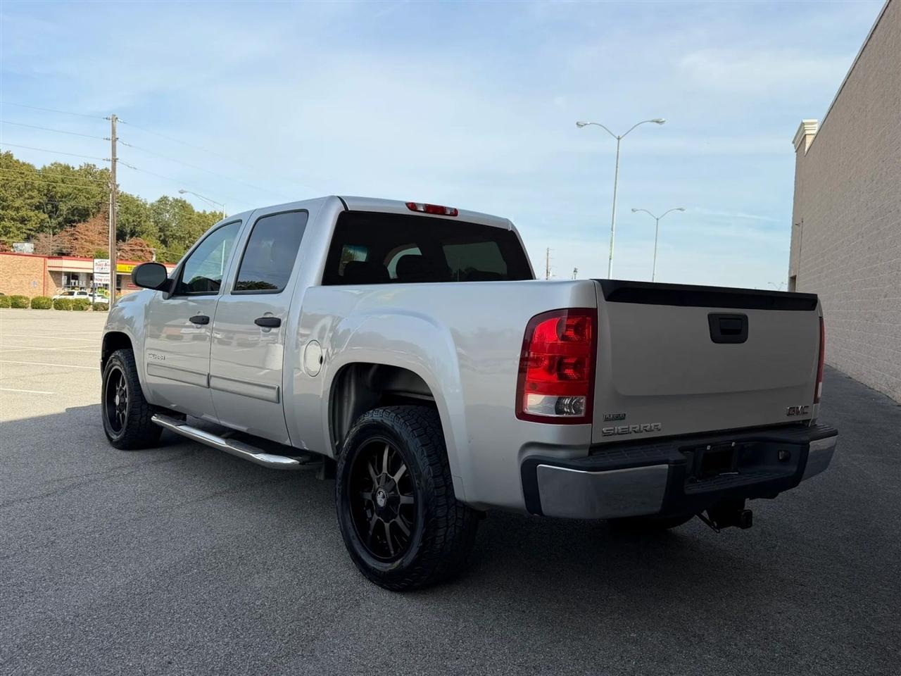 GMC Sierra 1500 2WD Crew Cab 143.5" SL 2011