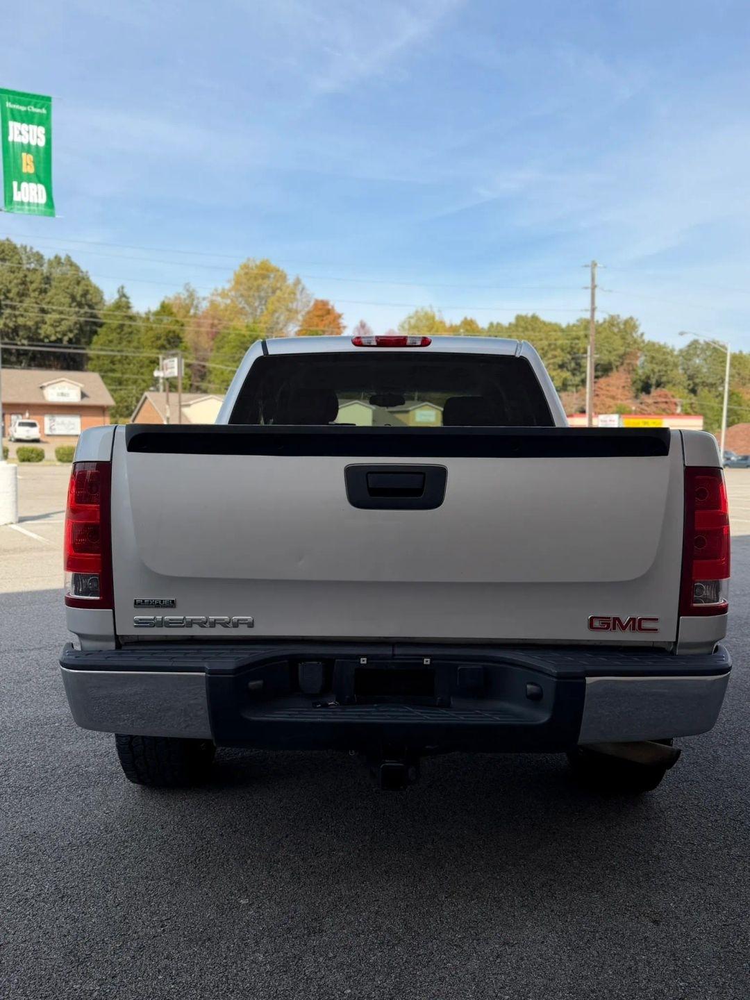 GMC Sierra 1500 2WD Crew Cab 143.5" SL 2011