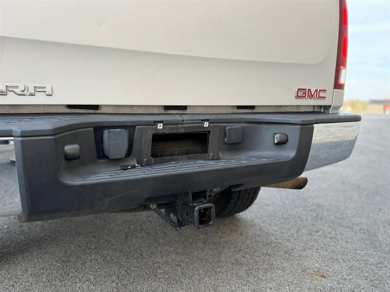 GMC Sierra 1500 2WD Crew Cab 143.5" SL 2011