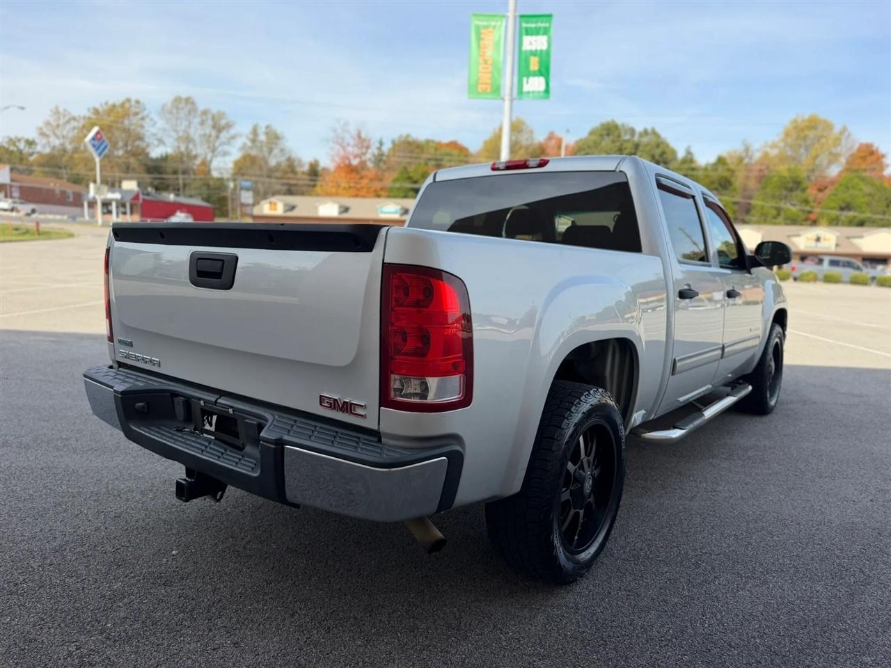 GMC Sierra 1500 2WD Crew Cab 143.5" SL 2011