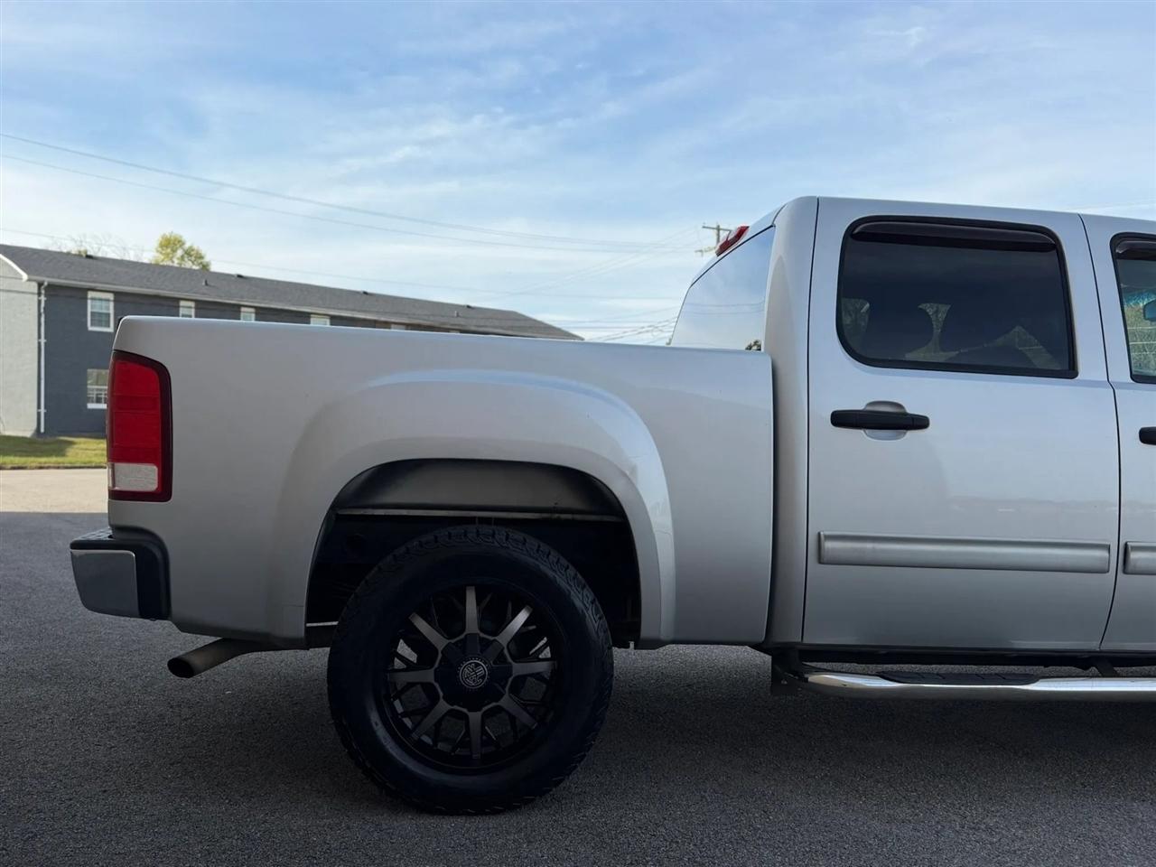 GMC Sierra 1500 2WD Crew Cab 143.5" SL 2011