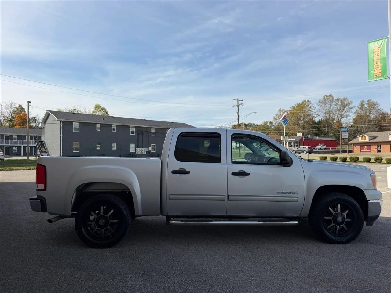 GMC Sierra 1500 2WD Crew Cab 143.5" SL 2011