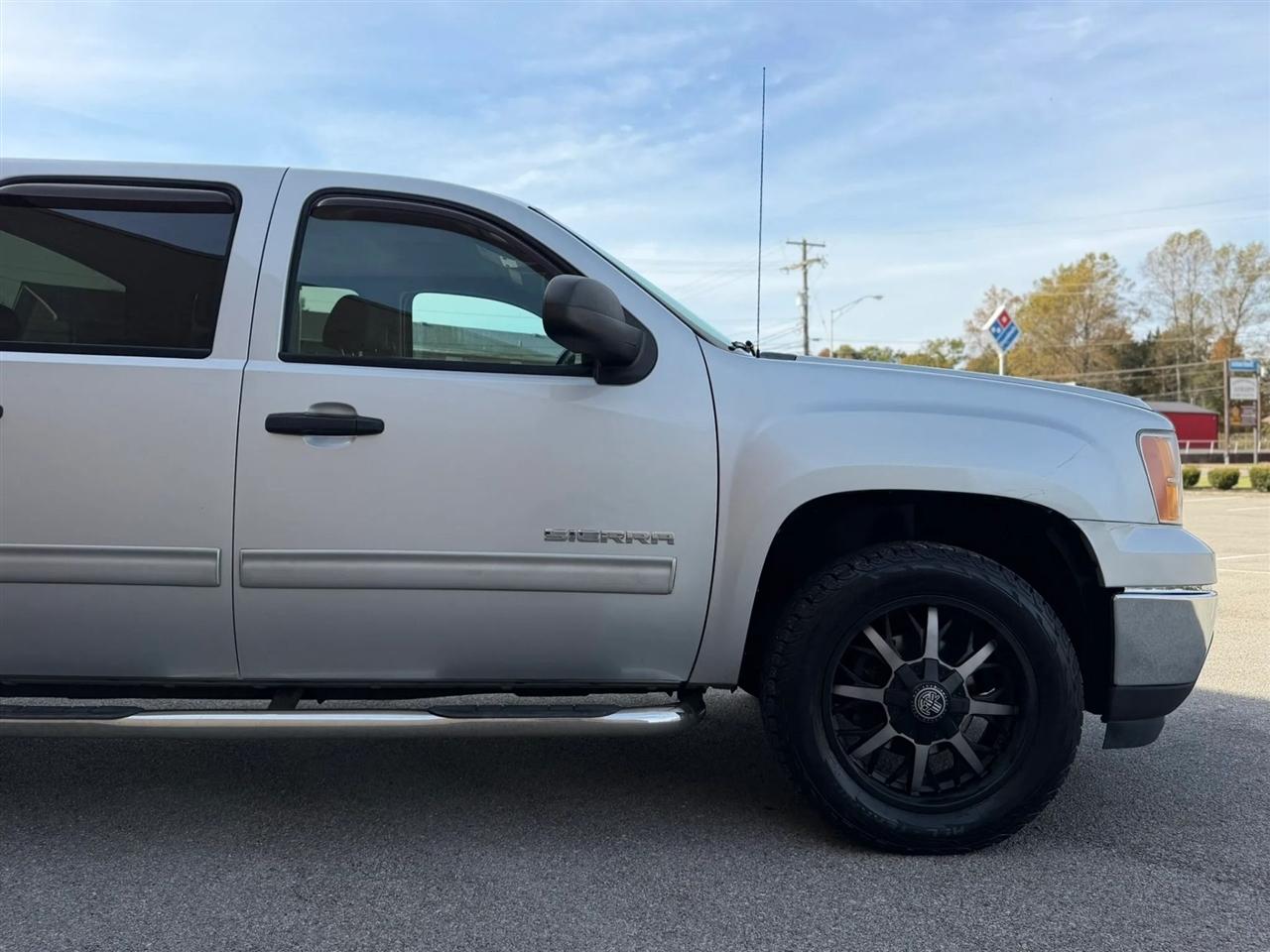 GMC Sierra 1500 2WD Crew Cab 143.5" SL 2011