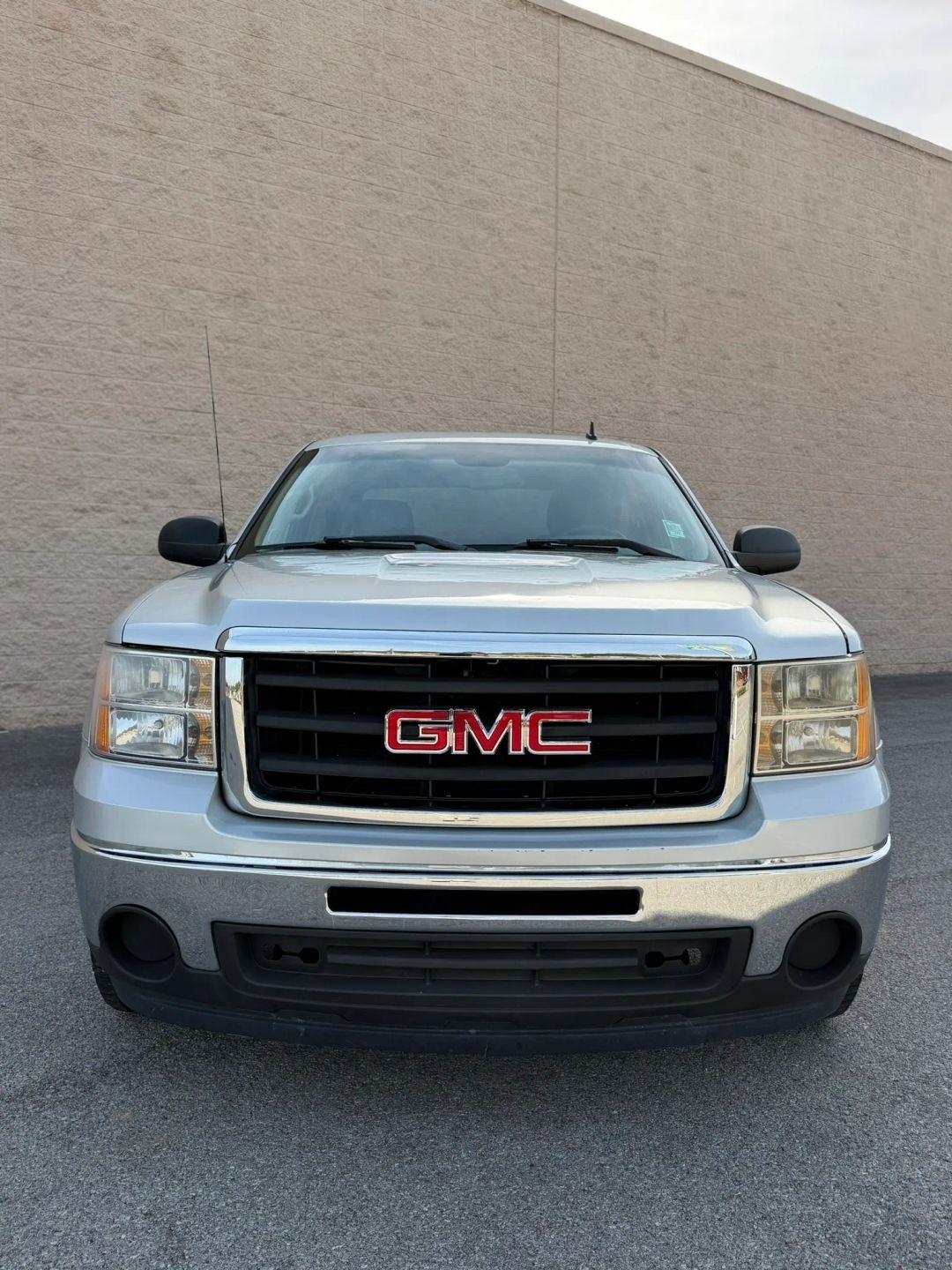 GMC Sierra 1500 2WD Crew Cab 143.5" SL 2011