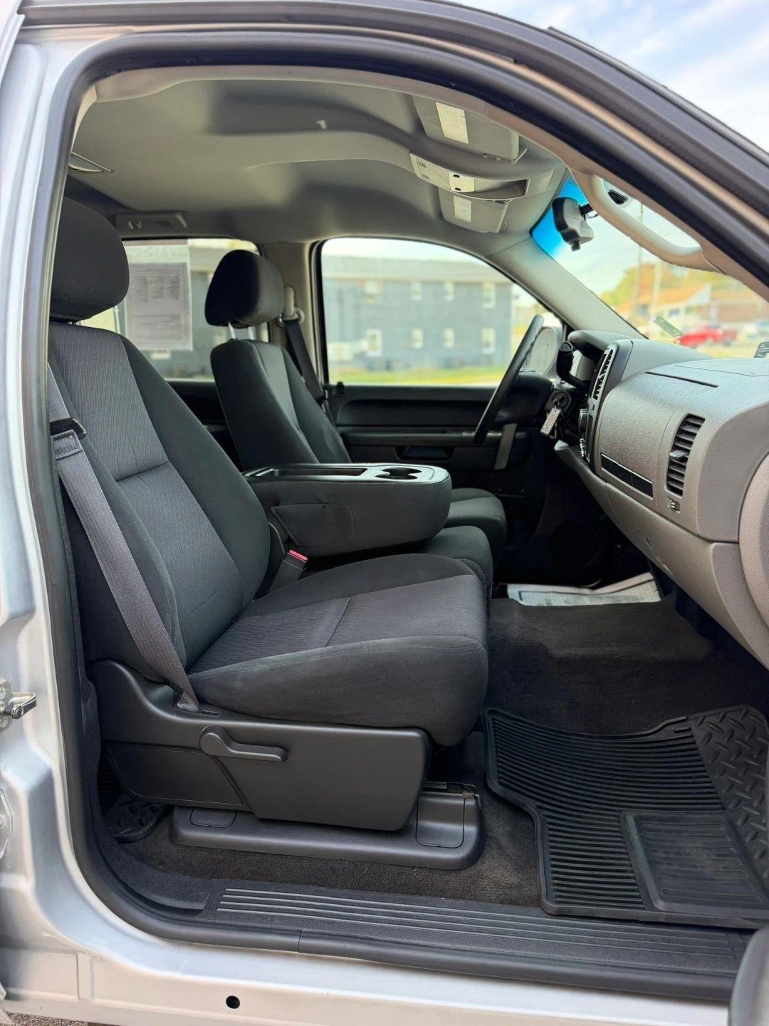 GMC Sierra 1500 2WD Crew Cab 143.5" SL 2011