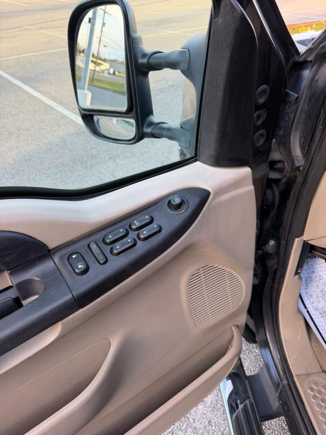 Ford Super Duty F-250 Crew Cab 156" King Ranch 2006