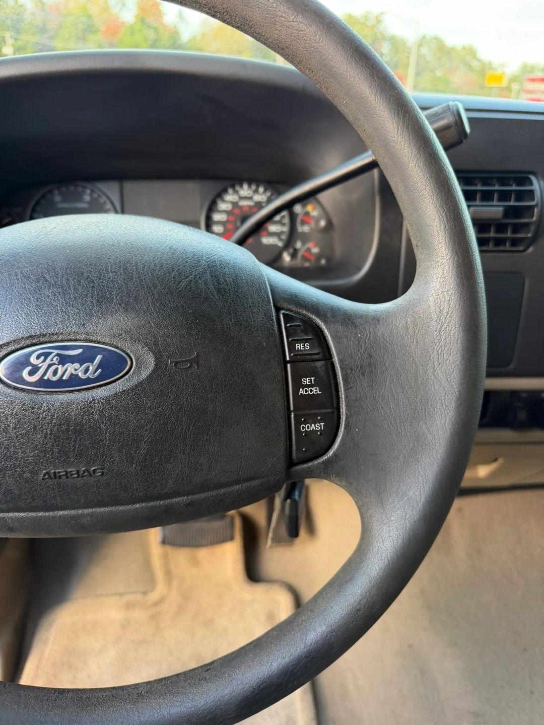Ford Super Duty F-250 Crew Cab 156" King Ranch 2006