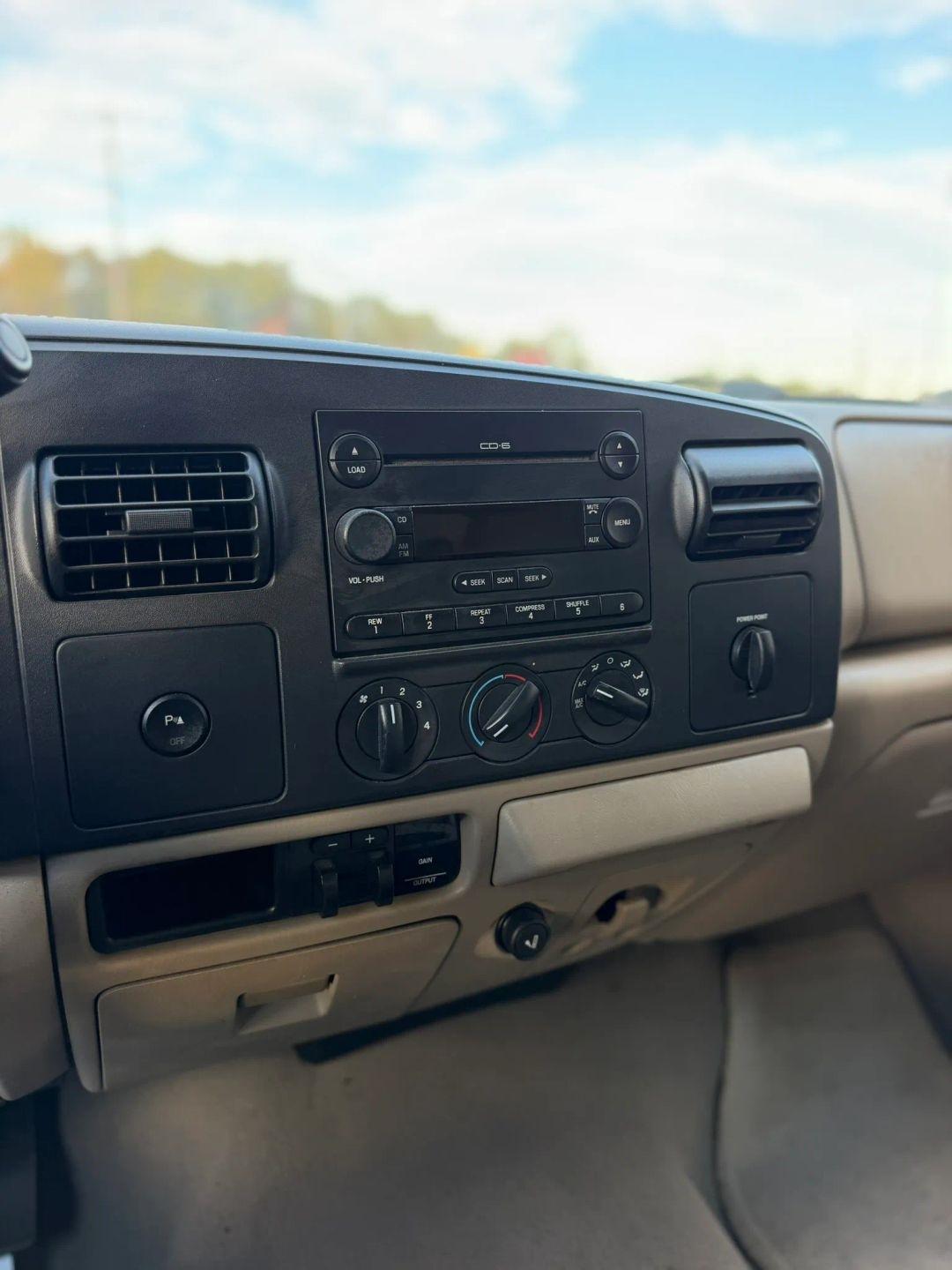 Ford Super Duty F-250 Crew Cab 156" King Ranch 2006