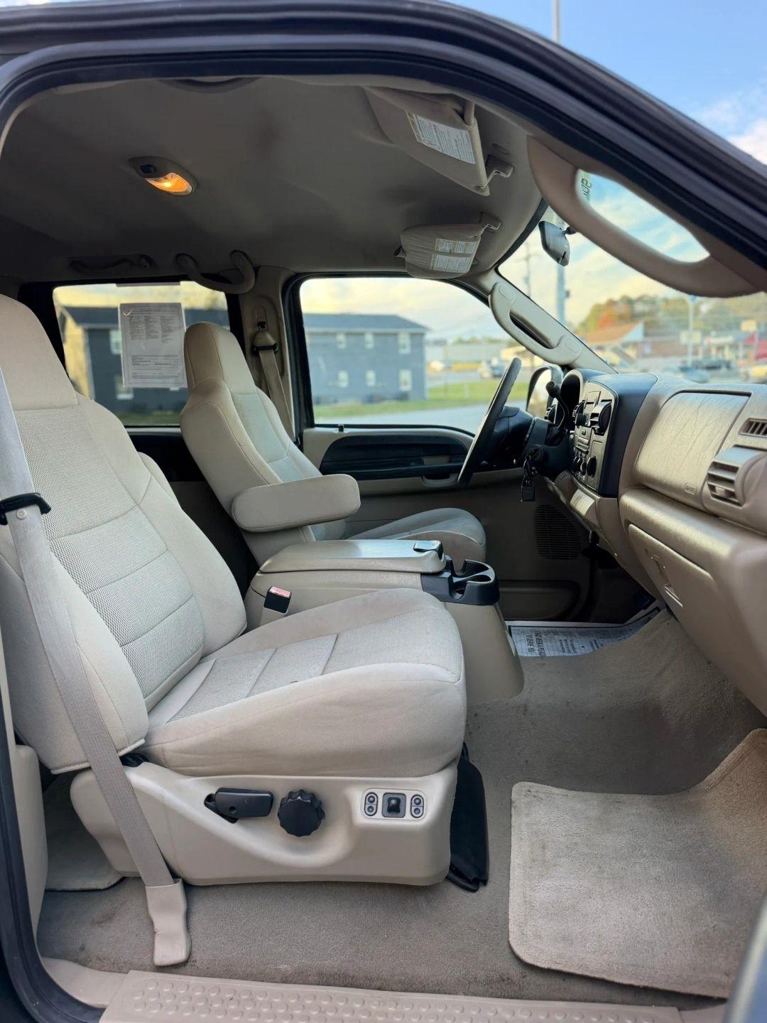 Ford Super Duty F-250 Crew Cab 156" King Ranch 2006