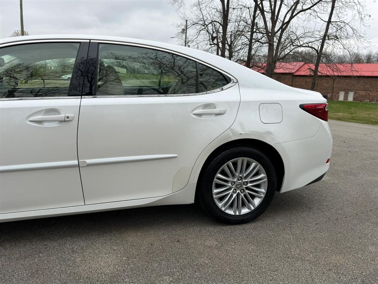 Lexus ES 350 4dr Sdn 2013