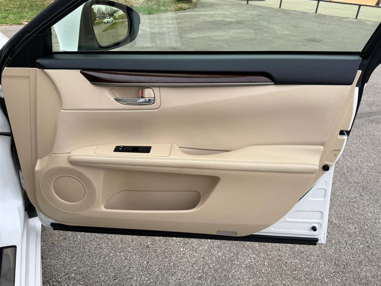 Lexus ES 350 4dr Sdn 2013