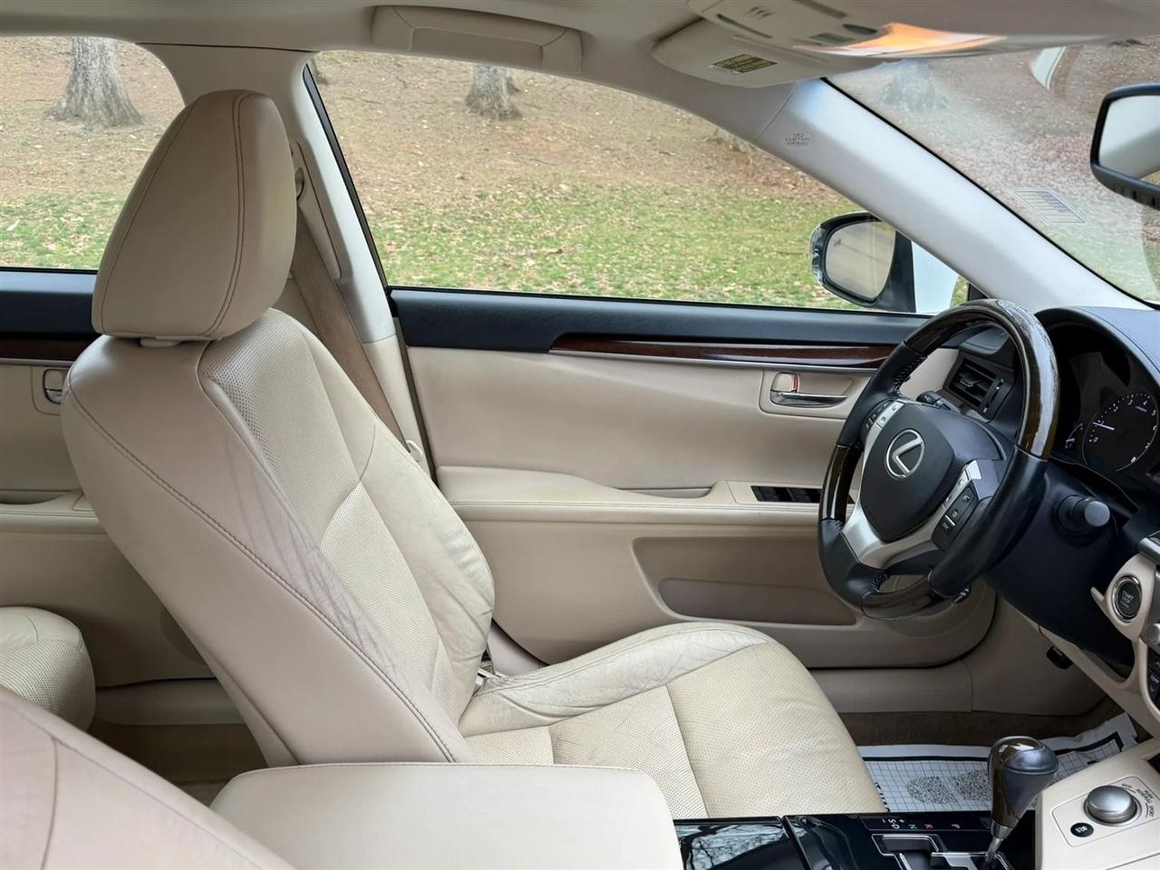 Lexus ES 350 4dr Sdn 2013