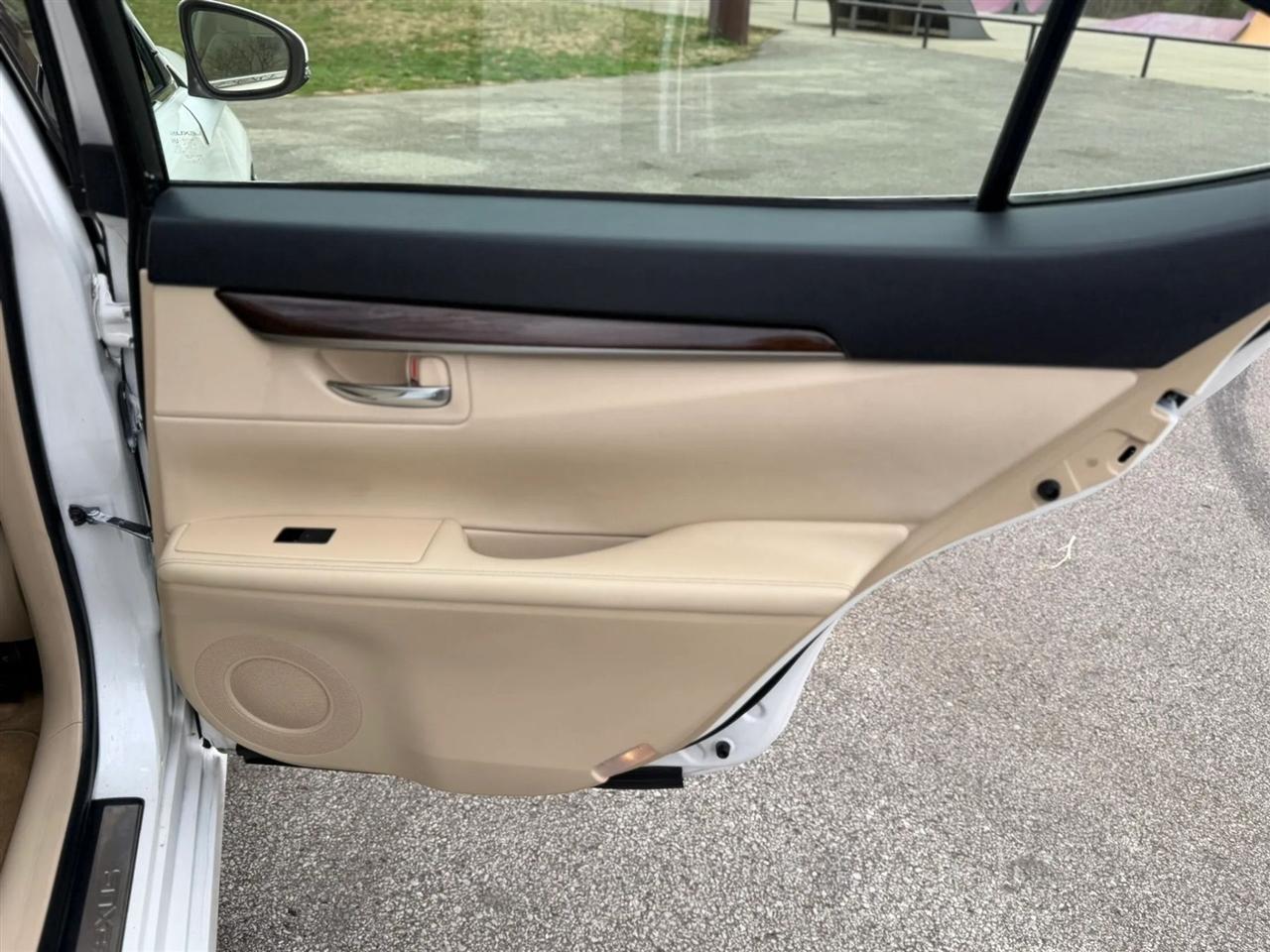 Lexus ES 350 4dr Sdn 2013