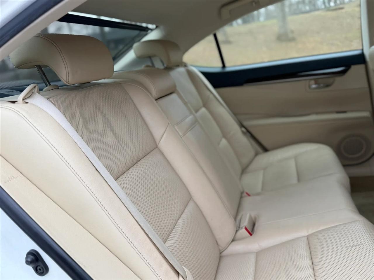 Lexus ES 350 4dr Sdn 2013