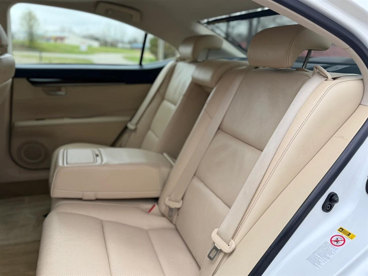 Lexus ES 350 4dr Sdn 2013