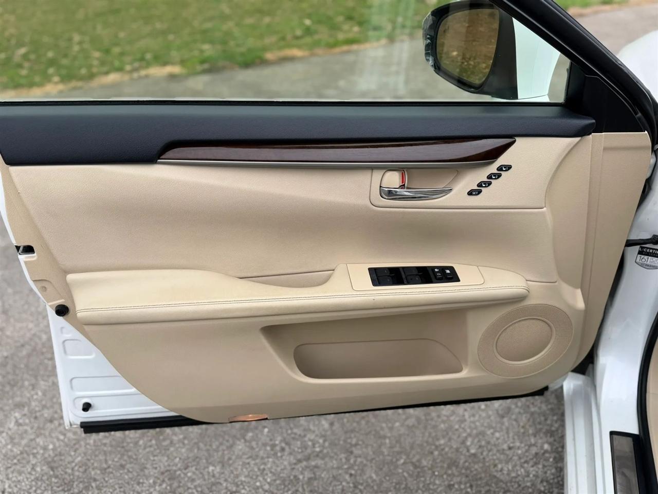 Lexus ES 350 4dr Sdn 2013