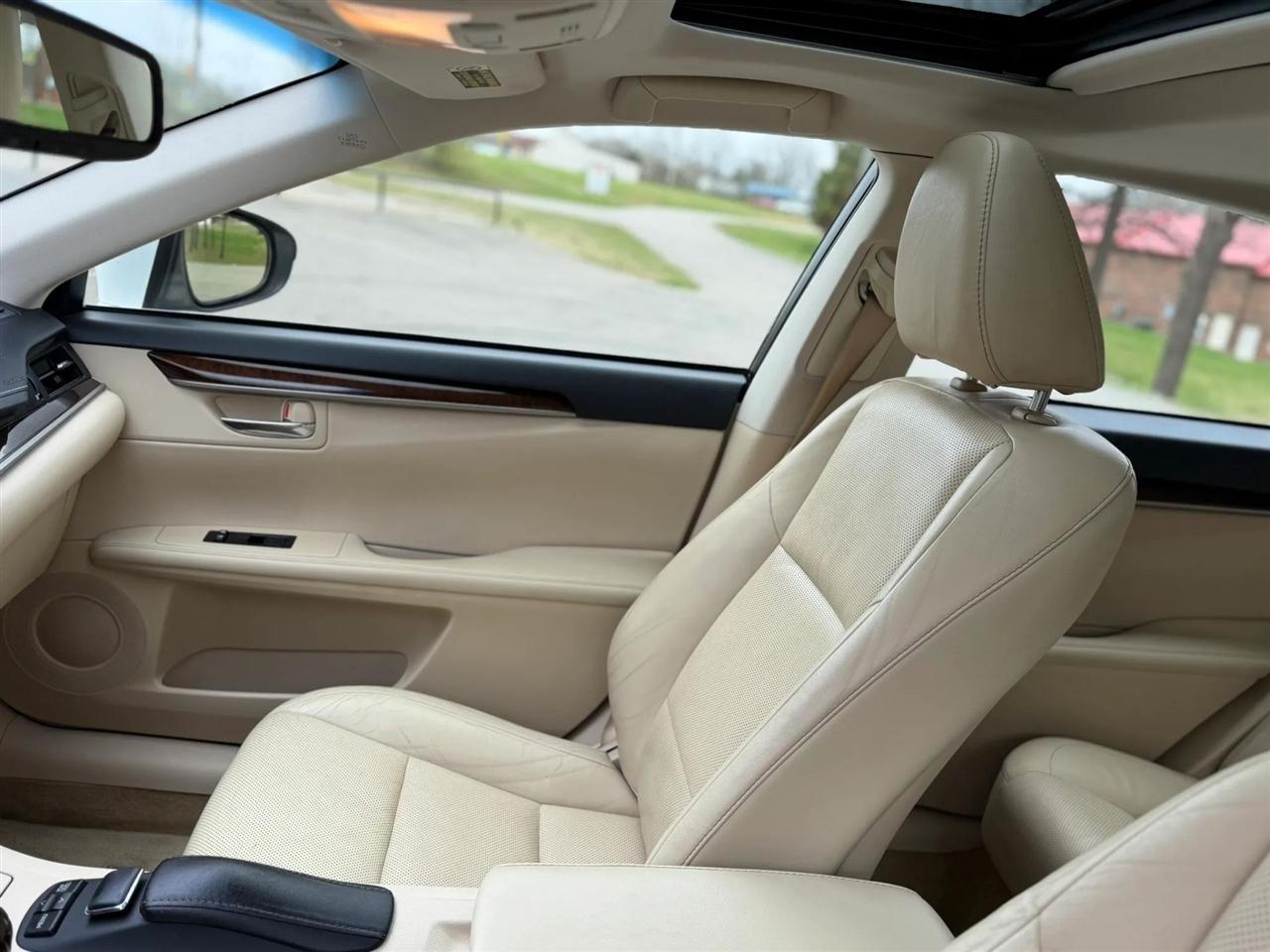 Lexus ES 350 4dr Sdn 2013