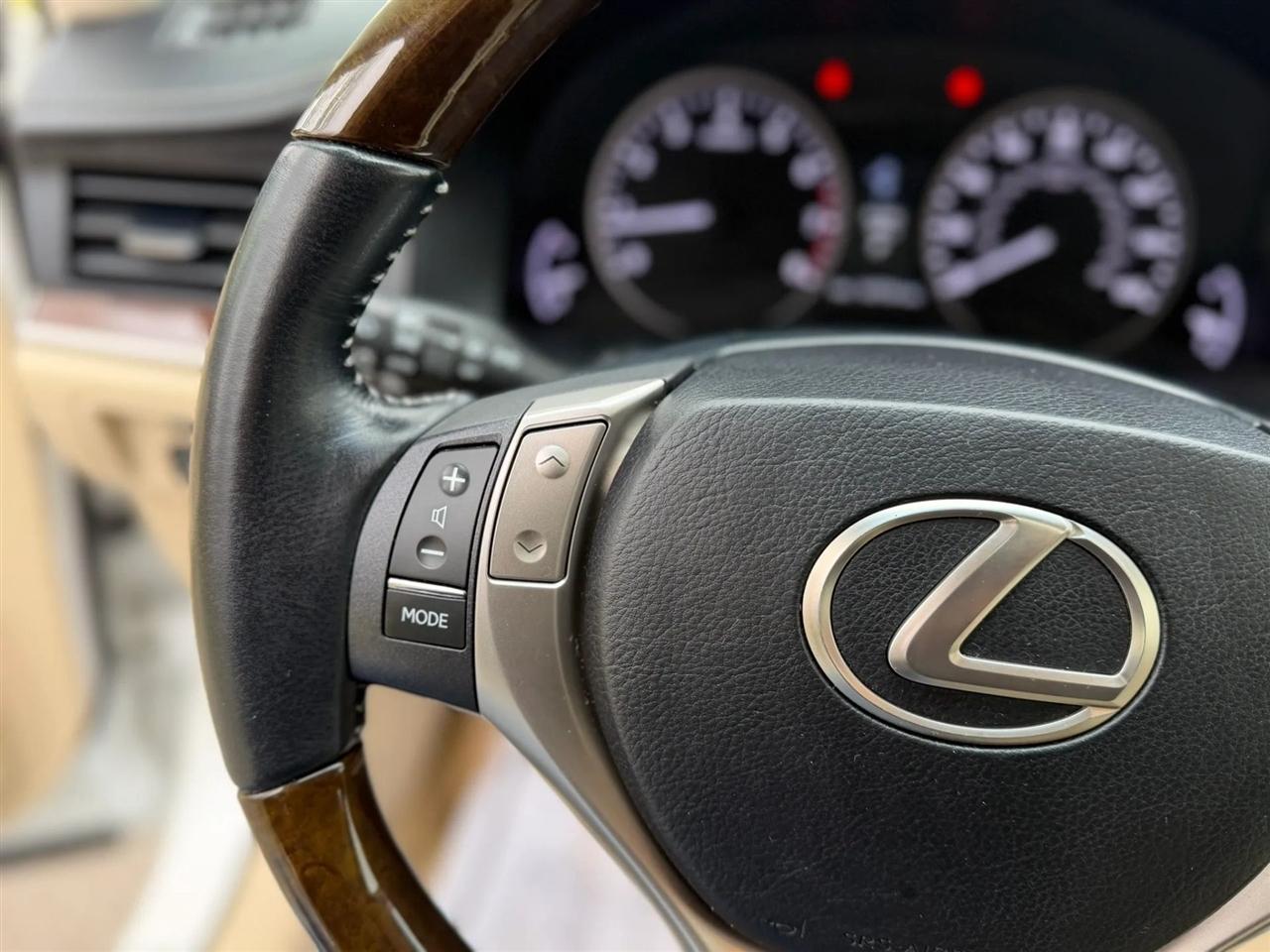 Lexus ES 350 4dr Sdn 2013