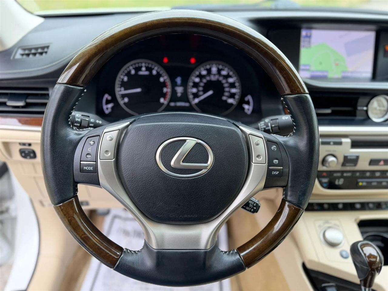 Lexus ES 350 4dr Sdn 2013