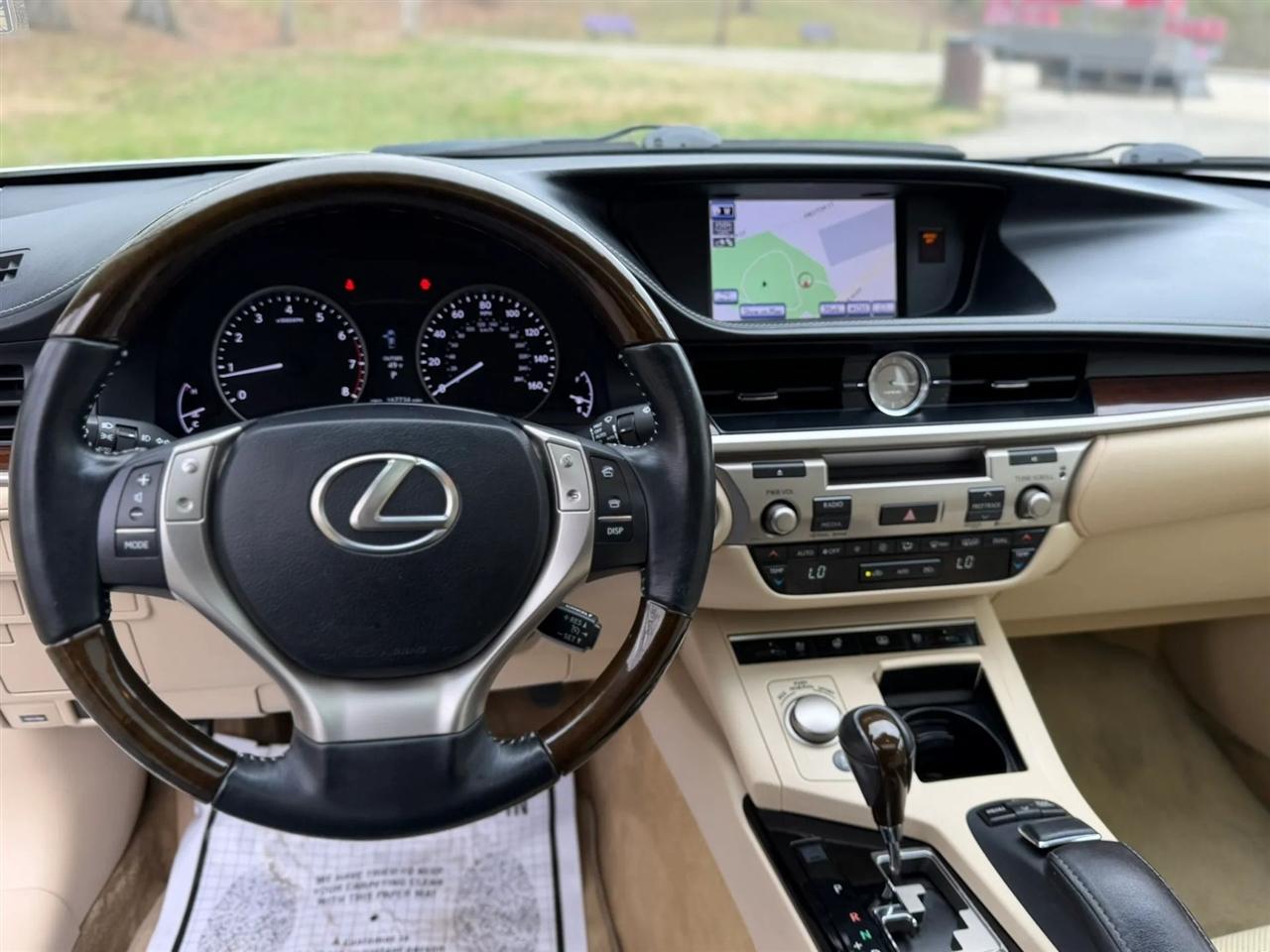 Lexus ES 350 4dr Sdn 2013
