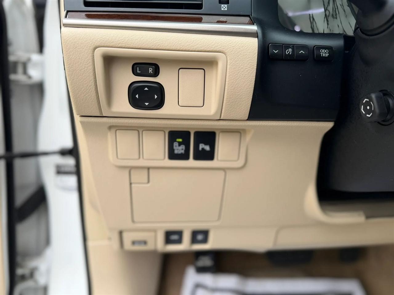 Lexus ES 350 4dr Sdn 2013