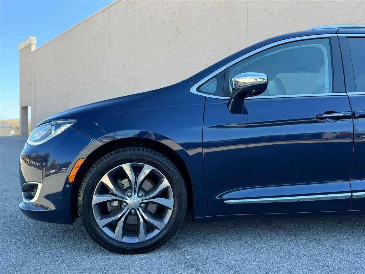 Chrysler Pacifica Limited FWD 2017