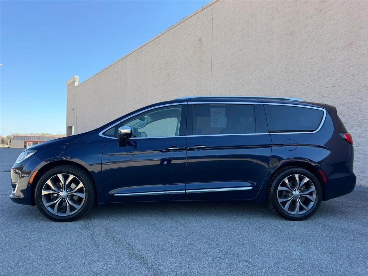 Chrysler Pacifica Limited FWD 2017