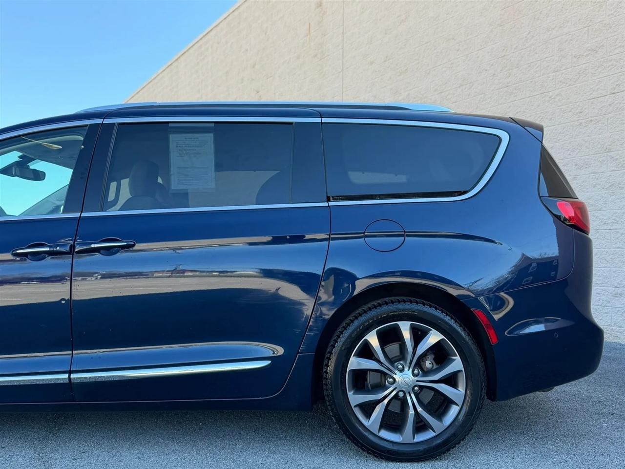 Chrysler Pacifica Limited FWD 2017