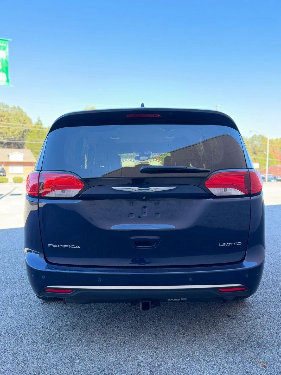 Chrysler Pacifica Limited FWD 2017