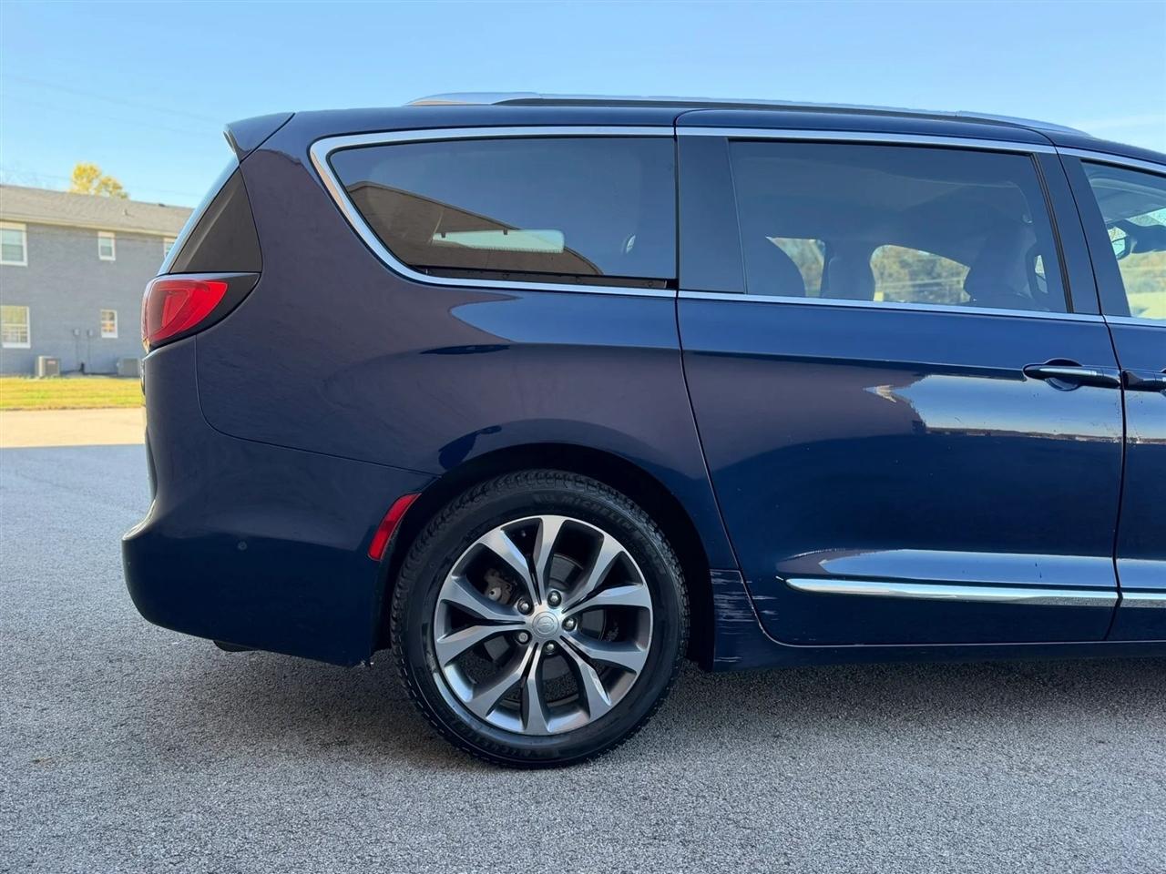 Chrysler Pacifica Limited FWD 2017