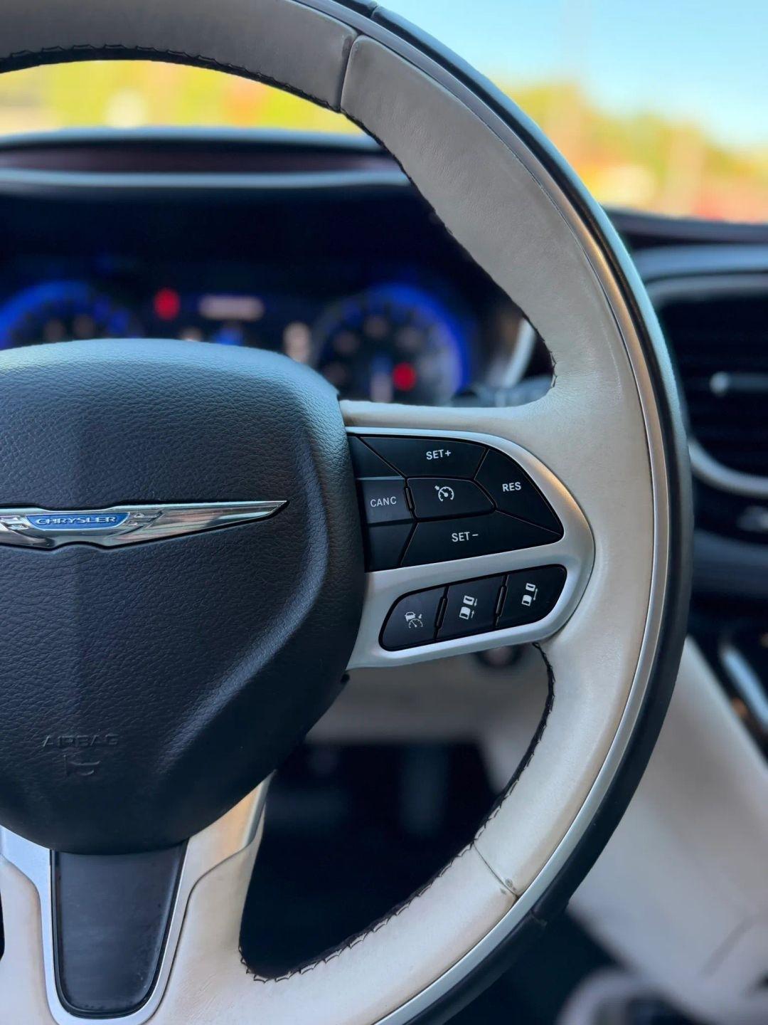 Chrysler Pacifica Limited FWD 2017