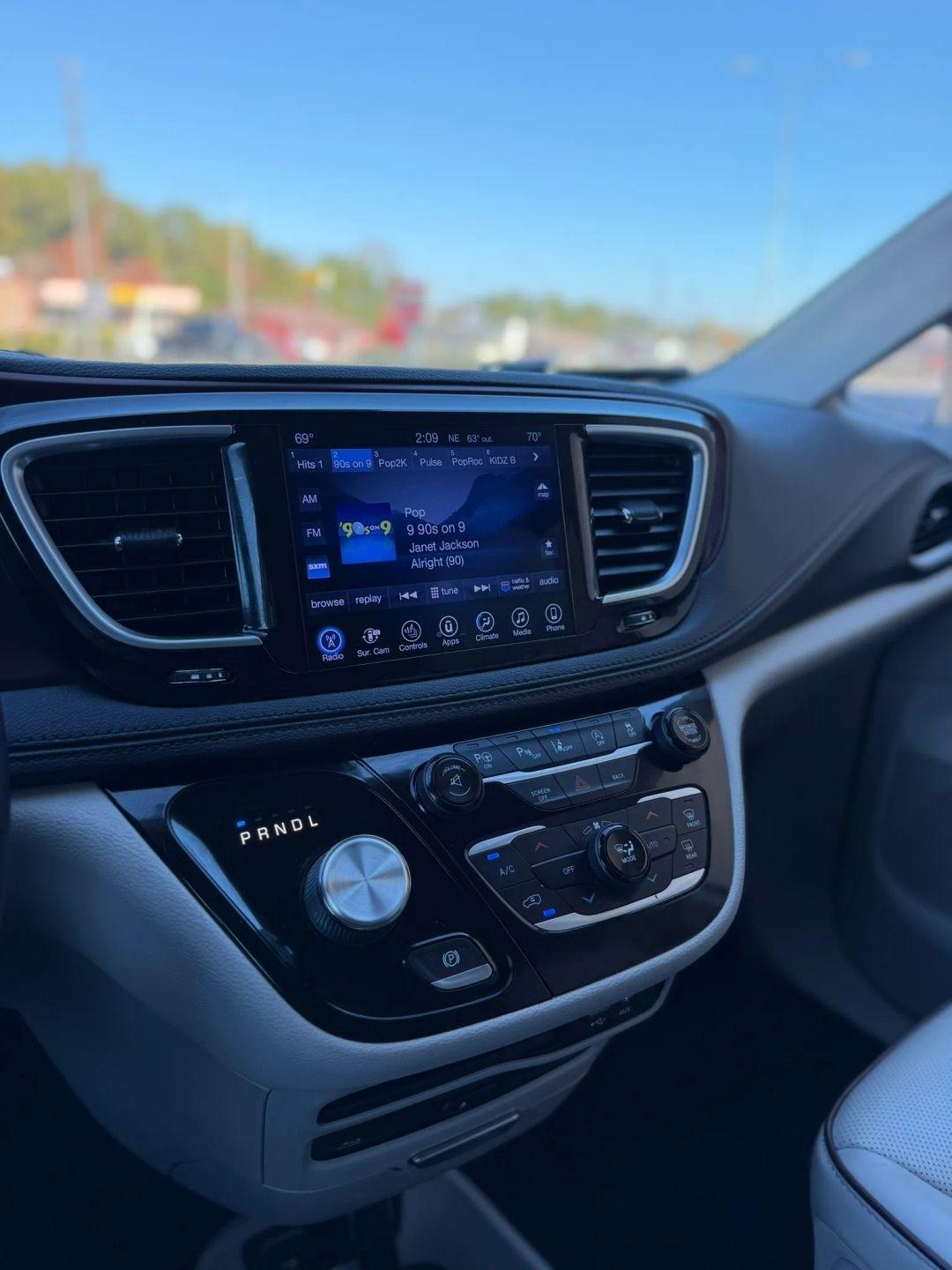 Chrysler Pacifica Limited FWD 2017