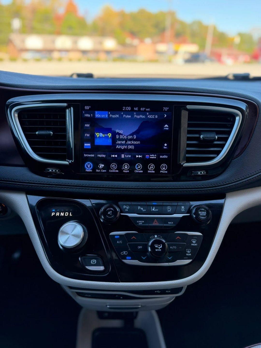 Chrysler Pacifica Limited FWD 2017