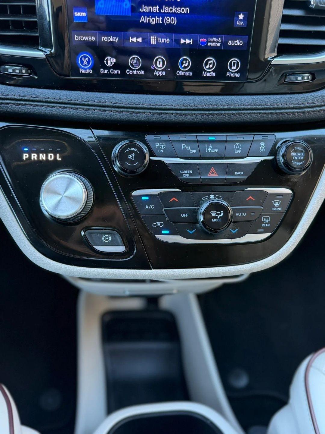 Chrysler Pacifica Limited FWD 2017
