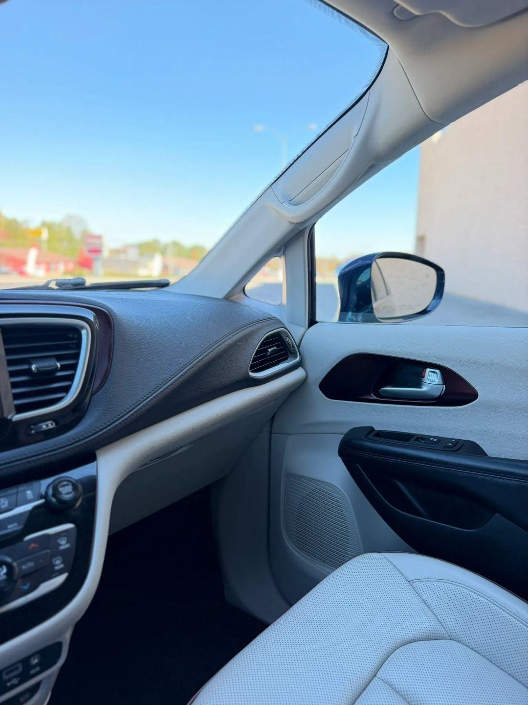 Chrysler Pacifica Limited FWD 2017