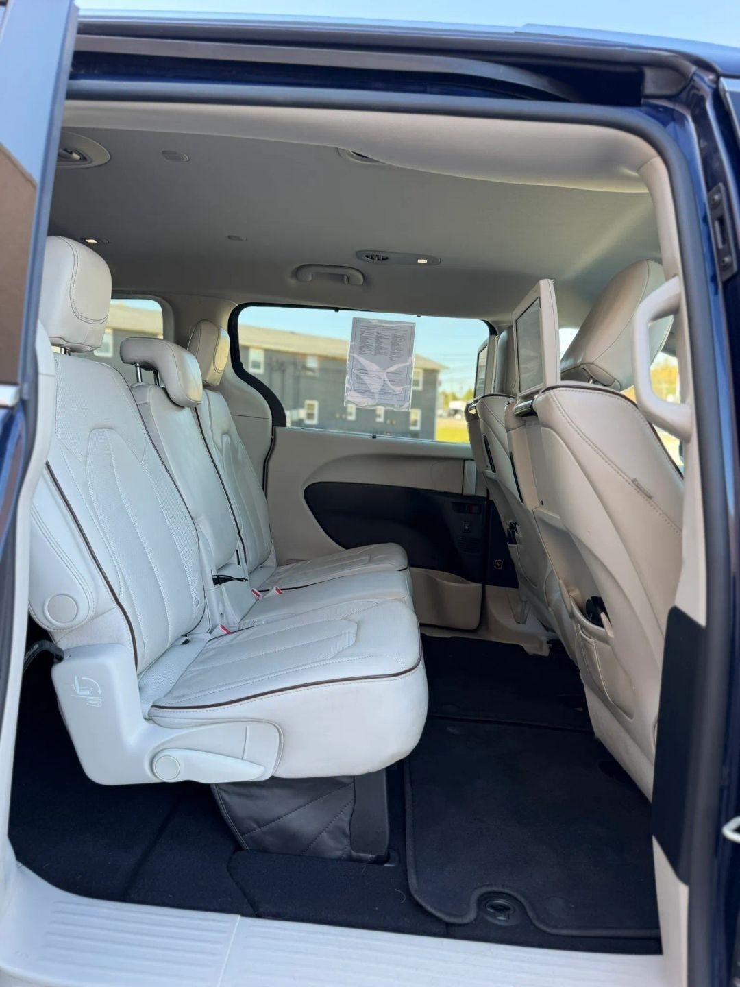 Chrysler Pacifica Limited FWD 2017
