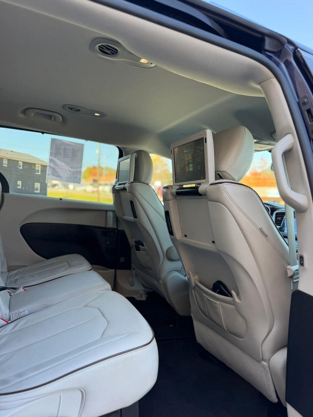 Chrysler Pacifica Limited FWD 2017