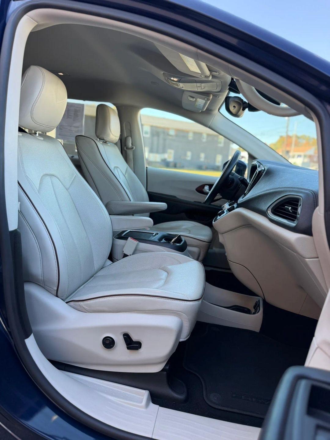Chrysler Pacifica Limited FWD 2017